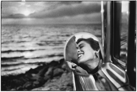 Décès d’Elliott Erwitt : hommage à la fantaisie d’un photographe sérieux