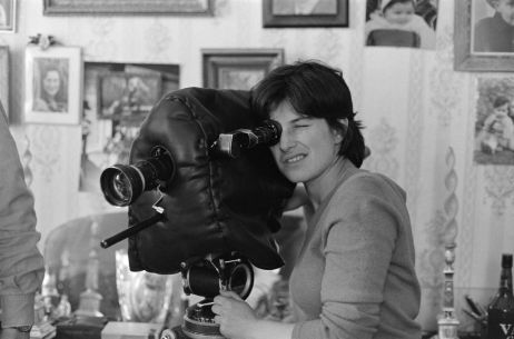 Au Jeu de Paume, la cinéaste Chantal Akerman se dévoile en images et par fragments