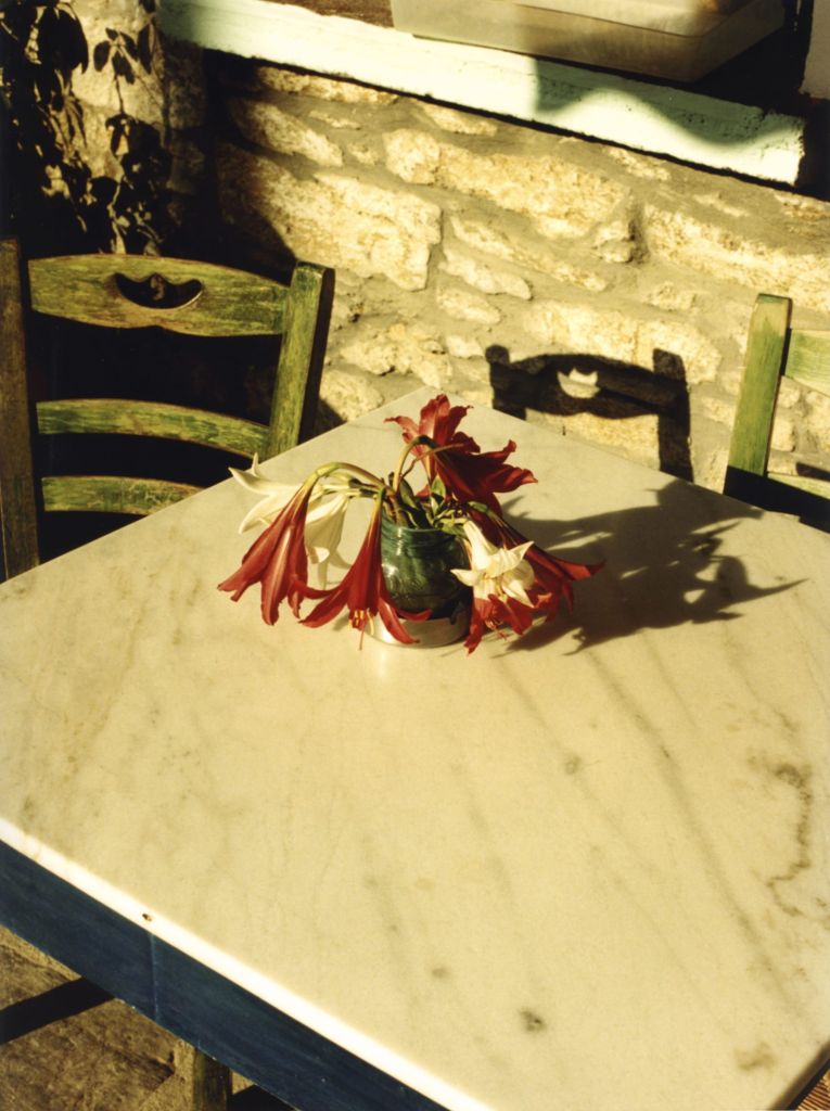 bouquet de fleurs sur une table