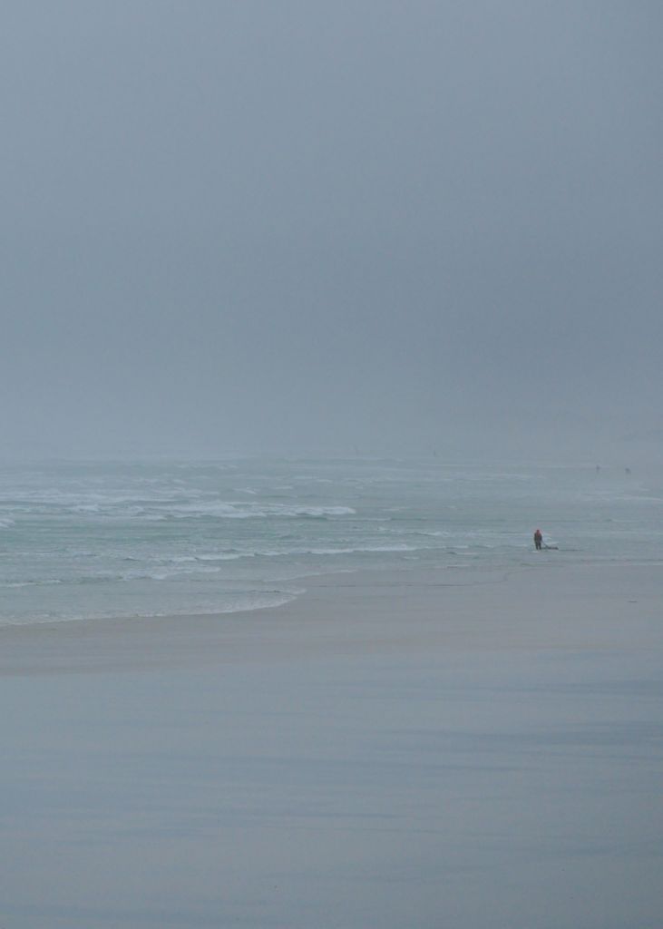 Silhouette se baignant dans la mer