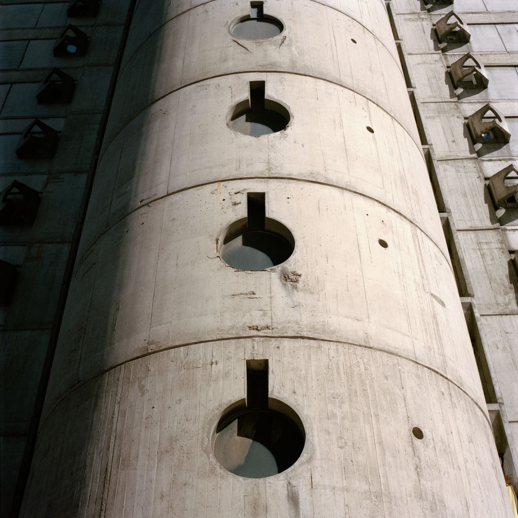 Genex Tower, à Belgrade, tour de béton brutaliste