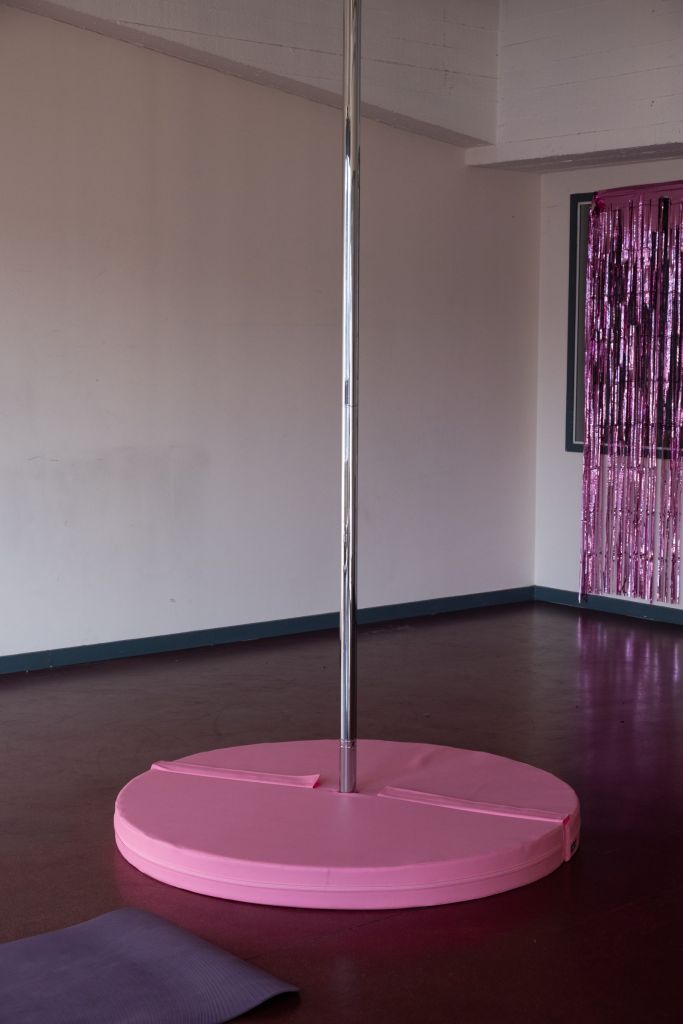 Pole dance
