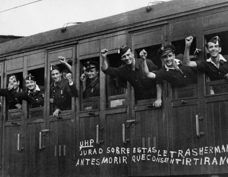 « La Mort en marche » : le peuple et le sang