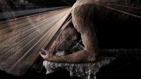 Vu à Arles : [un artiste indien utilise la photographie 3D pour traduire les émotions du deuil]