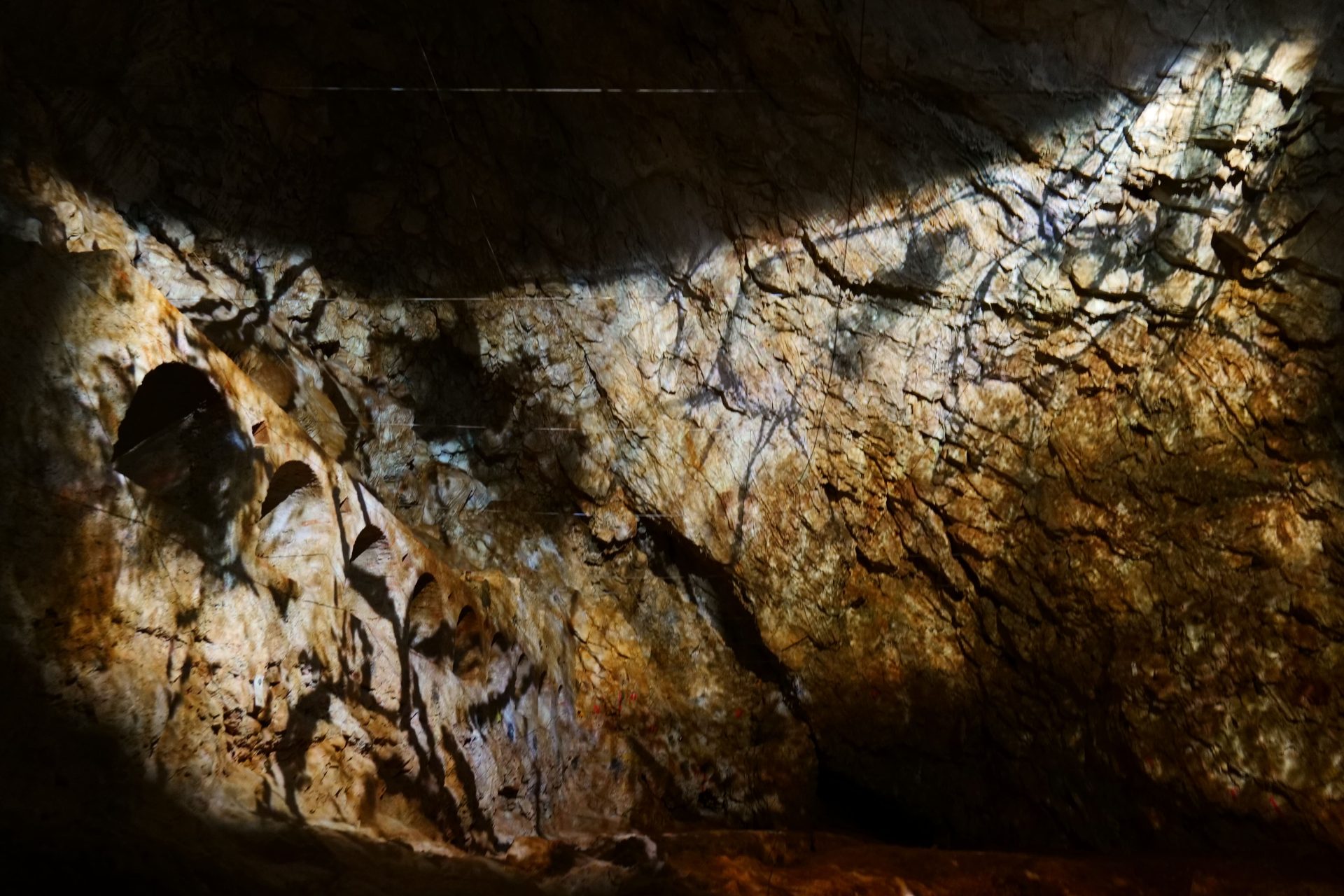 « Hyperphantasia » : l’art vidéo immersif s’invite à la grotte préhistorique du Lazaret